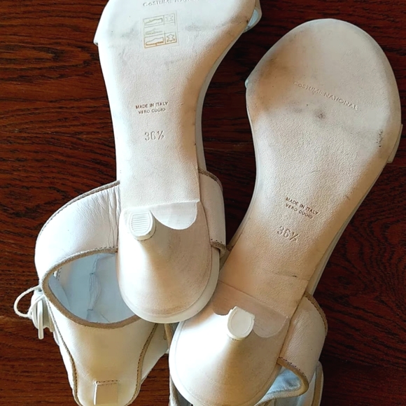 CNC Costume National Elegant White Ankle Strappy Sandals - Picture 9 of 10